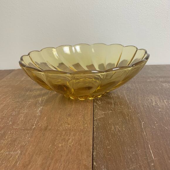 Hazel Atlas Art Glass Amber Optic Colonial Seashell Swirl Serving Bowl - Picture 4 of 7